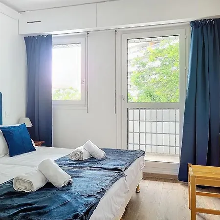 Familiales Berges De Seine Apartment